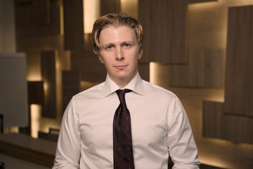 Лобанов Николай Александрович, поясной портрет в рубашке и галстуке