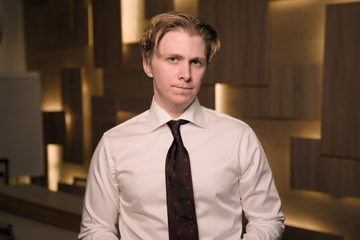 Лобанов Николай Александрович, портрет крупным планом в рубашке и галстуке